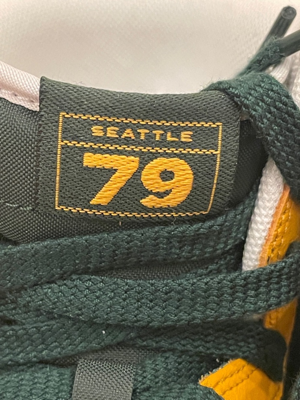 Nike Del Sol Terminator High "Seattle Supersonics” Shoe, Size 9 - Picture 4 of 11